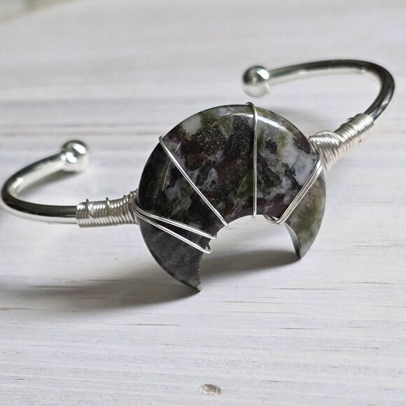 Dragon’s Blood Moon Crystal Wire Wrap Cuff 925 Sterling Silver – Adjustable NWT - Picture 3 of 7
